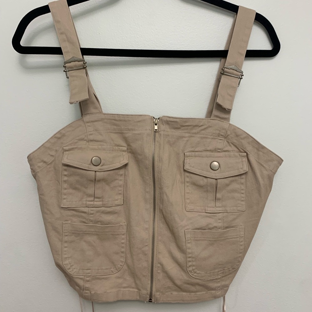 Stylish Beige Women's Crop Top with Pockets